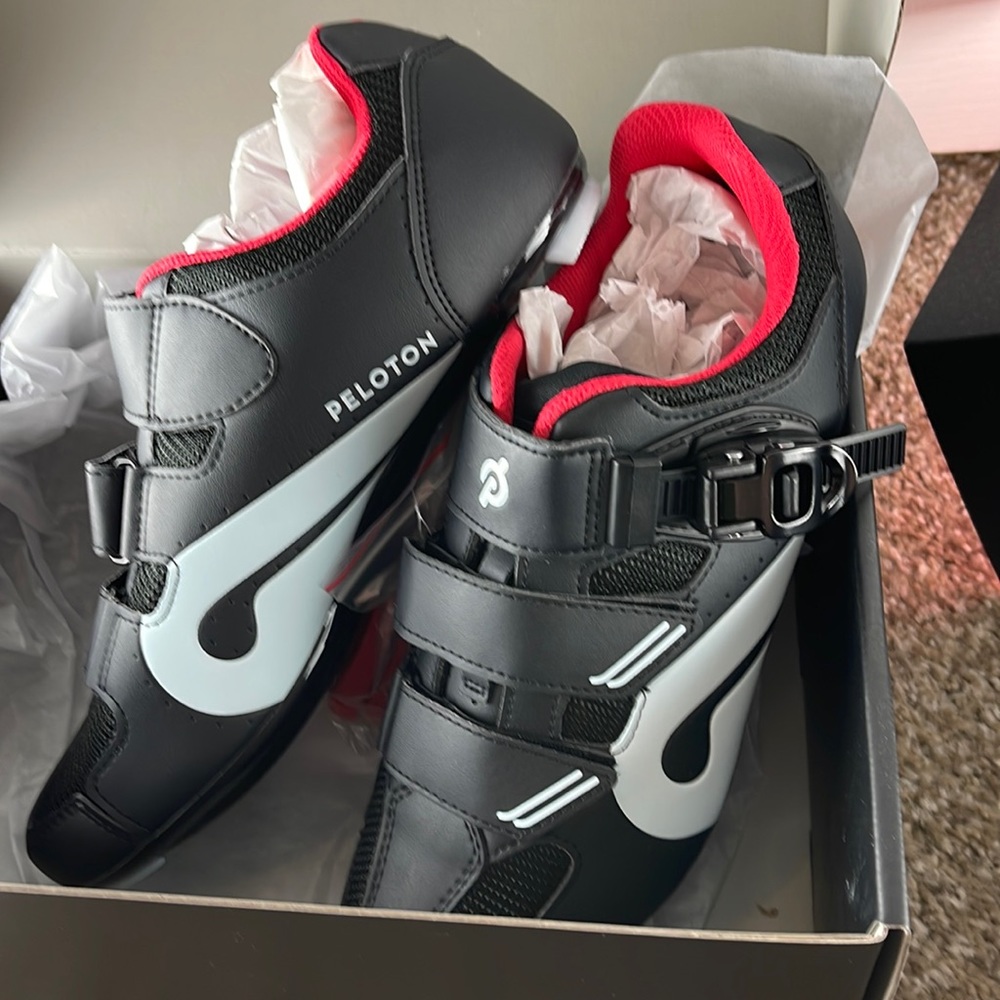 Peloton Women’s Cycling Shoes NEW Size 42